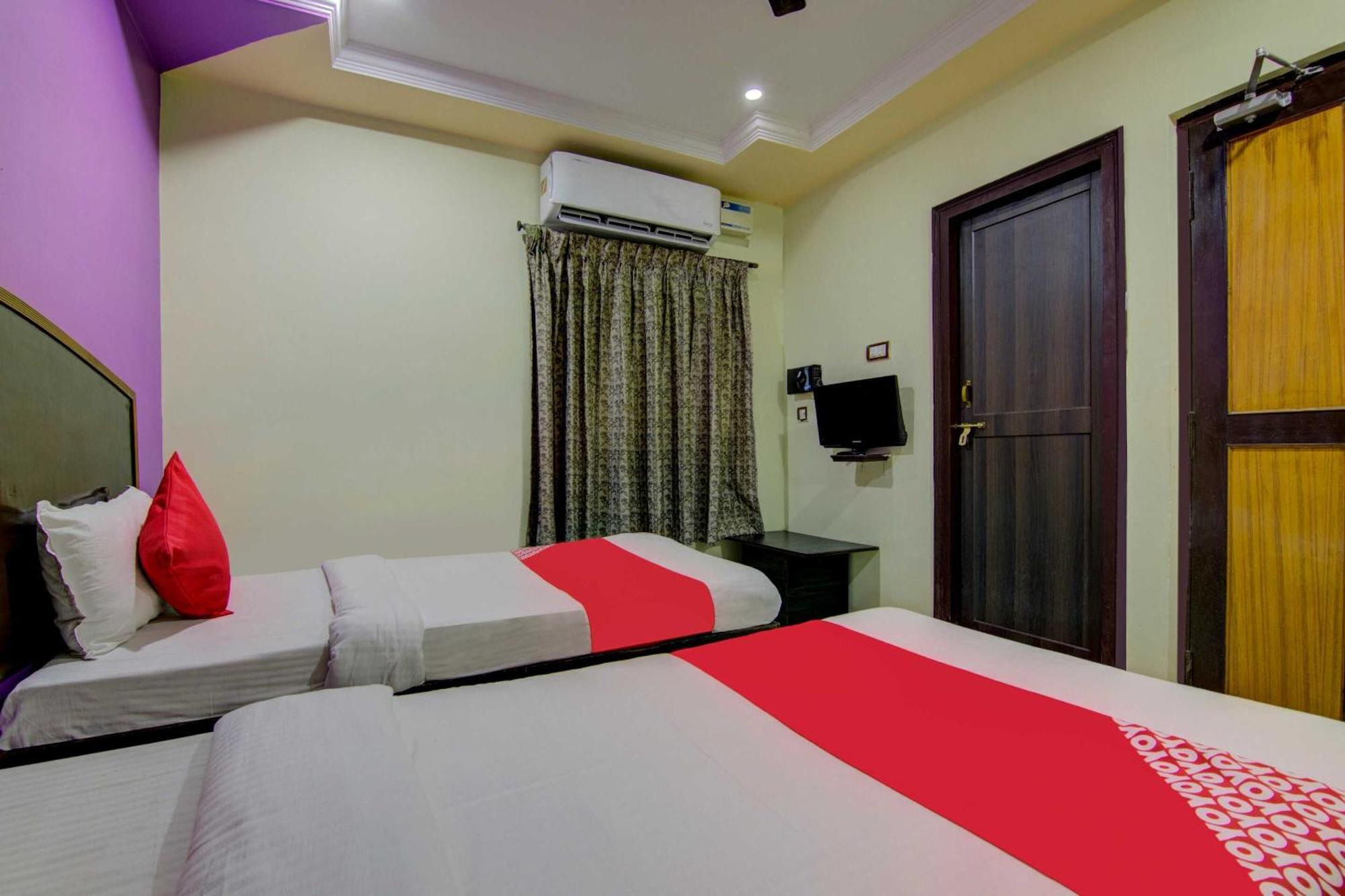 Hotel O K S N Residency Pedda Waltair ภายนอก รูปภาพ