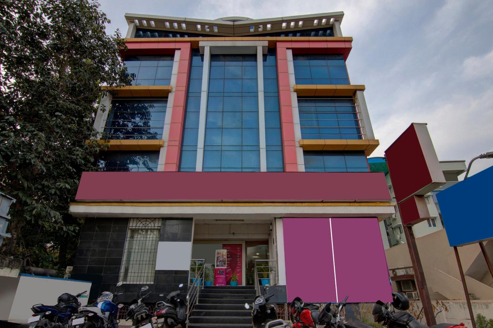 Hotel O K S N Residency Pedda Waltair ภายนอก รูปภาพ